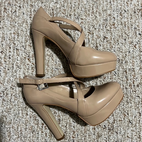 Beige Pumps - Picture 1 of 4